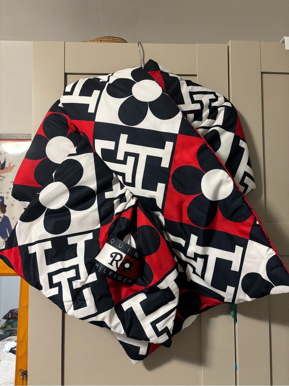 NWOT Tommy Hilfiger / Richard Quinn monogram puffer scarf